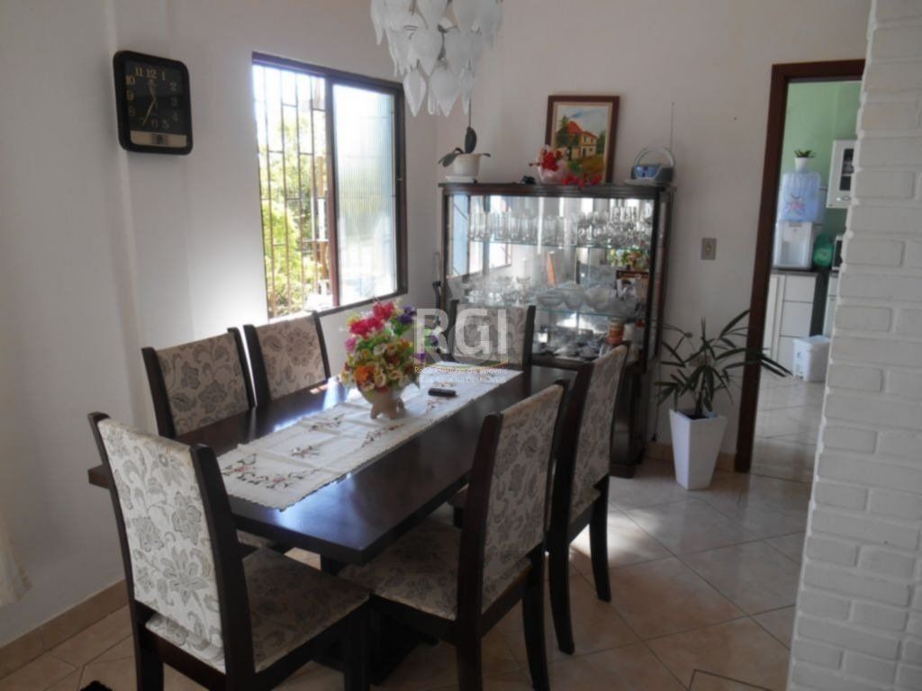 Casa para Venda - 185m², 4 dormitórios, sendo 2 suites, 4 vagas - Nonoai — foto 8
