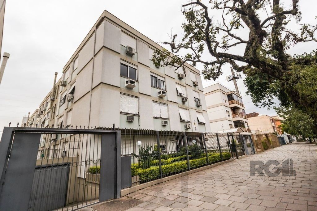 Apartamento 86m² - 3 dormitórios, 2 banheiros, 1 vaga no bairro Petrópolis — foto 23