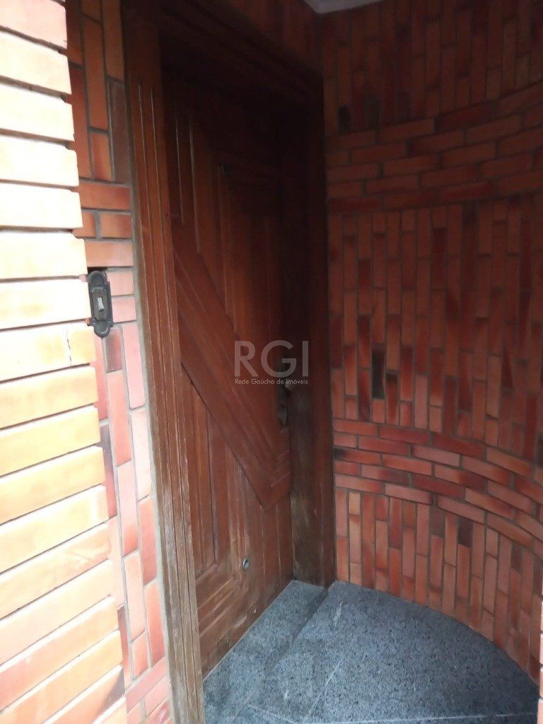 Casa para Venda - 256.87m², 3 dormitórios, sendo 1 suites, 2 vagas - Teresópolis — foto 4