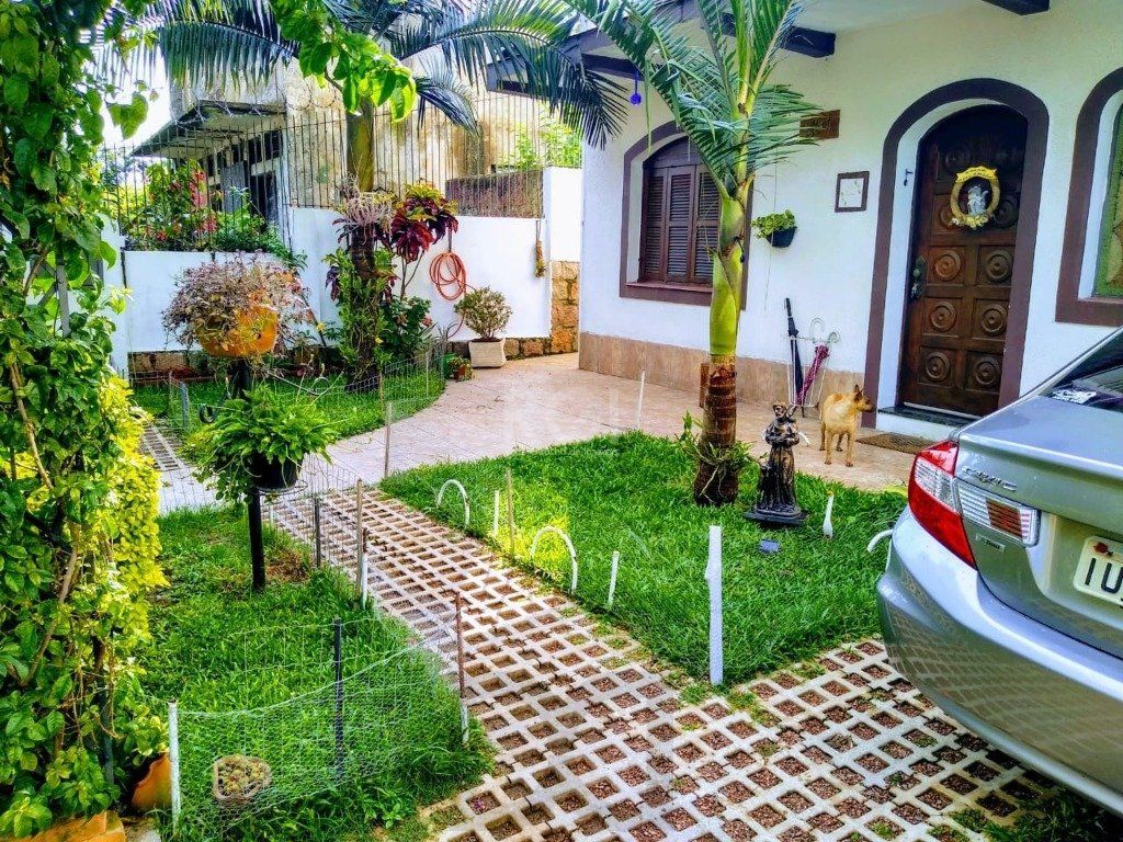 Casa para Venda - 240m², 3 dormitórios, 3 vagas - Teresópolis — foto 1