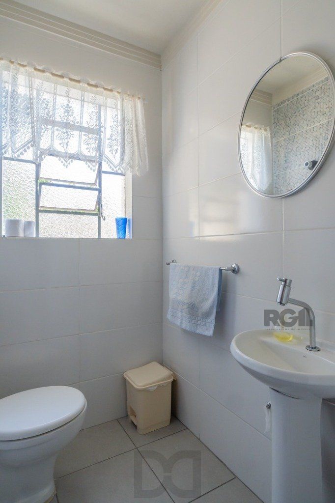 Casa com 4 dormitórios no bairro Gloria — foto 14