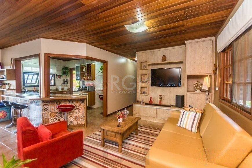 CASA DE 2 DORMITÓRIOS, PISCINA, CHURRASQUEIRA E 2 VAGAS DE GARAGEM NO BAIRRO HÍPICA — foto 2
