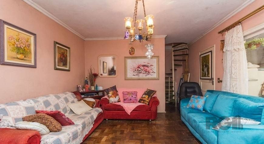 Casa 250m² - 5 dormitórios, 2 suítes e 4 vagas no bairro Santa Maria Goretti — foto 3