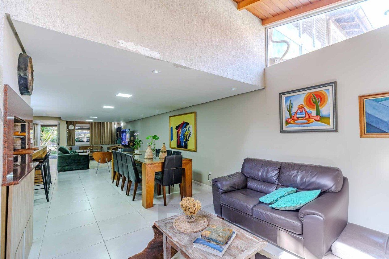Casa em Condominio, 4 dormi. sendo 2 suítes, churrasqueira, lareira, 2 vagas — foto 7