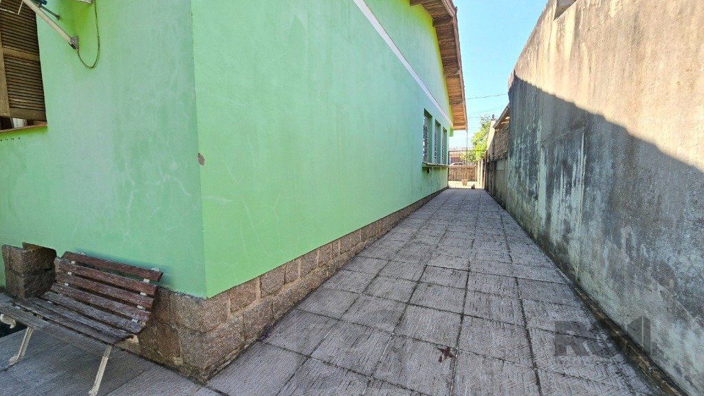 Casa com 161,25m², 3 dormitórios, 4 vagas no bairro Belém Novo — foto 3