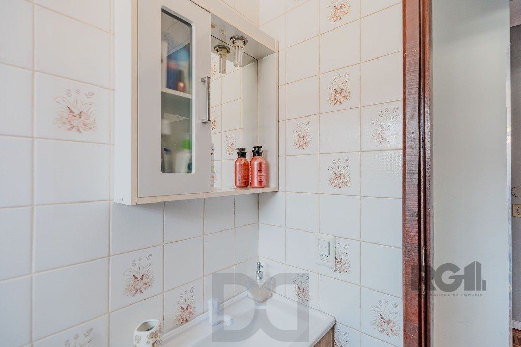Casa com 234m², 3 dormitórios, 3 vagas no bairro Partenon — foto 33