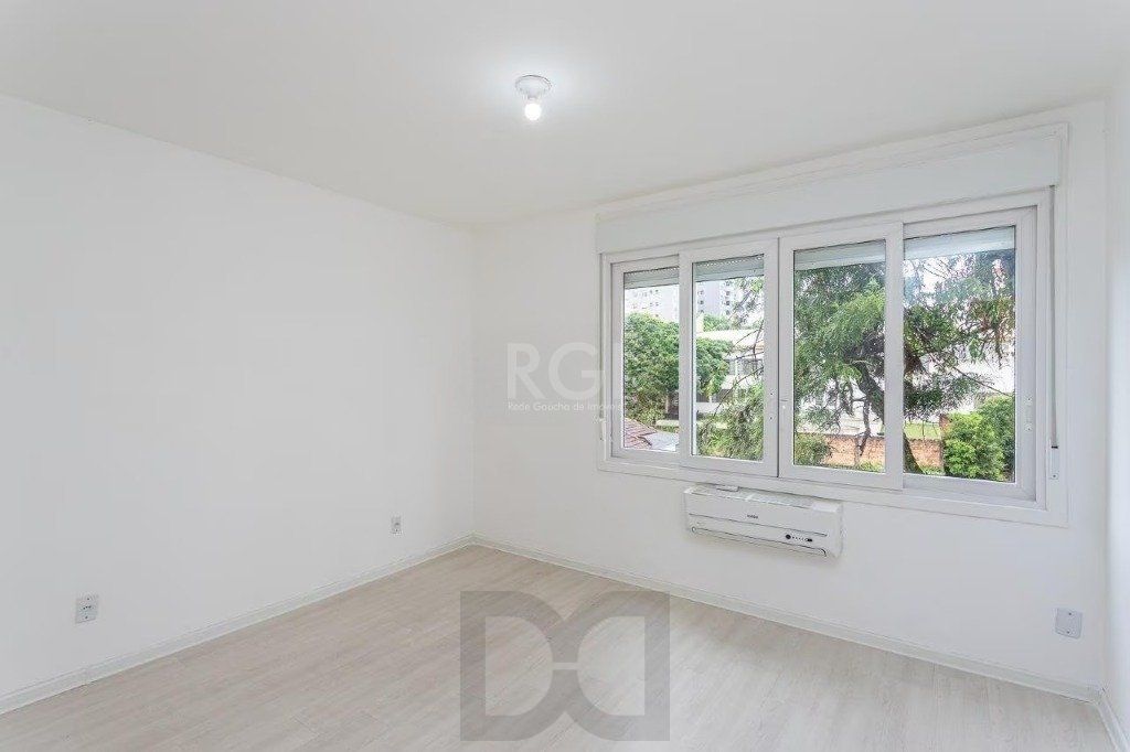 Cobertura de 140m² - 3 dormitórios, 2 banheiros, terraço com churrasqueira e 1 vaga de garagem no Bom Jesus — foto 9