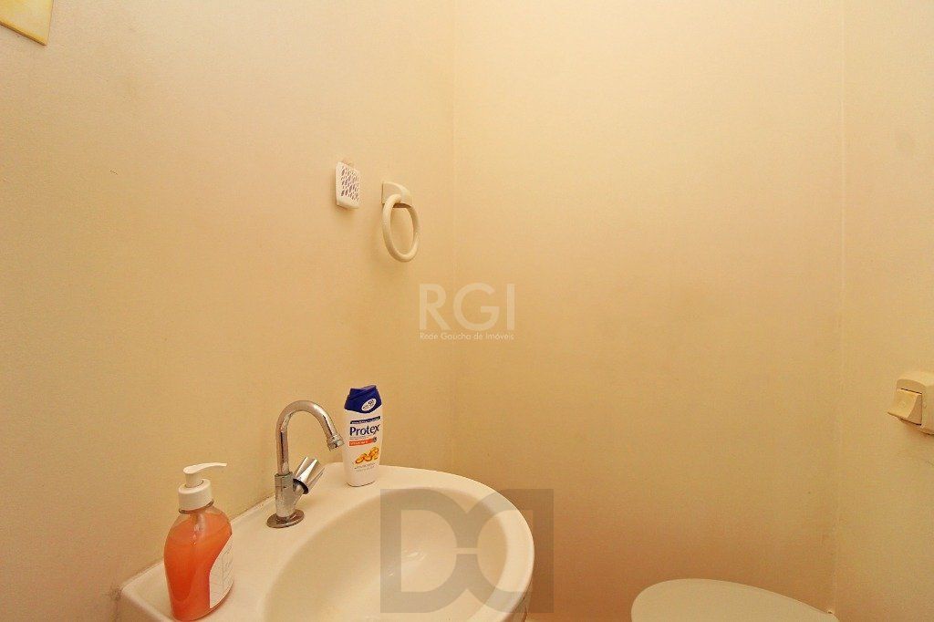 Casa para Venda - 150m², 4 dormitórios, sendo 1 suites, 3 vagas - Nonoai — foto 26