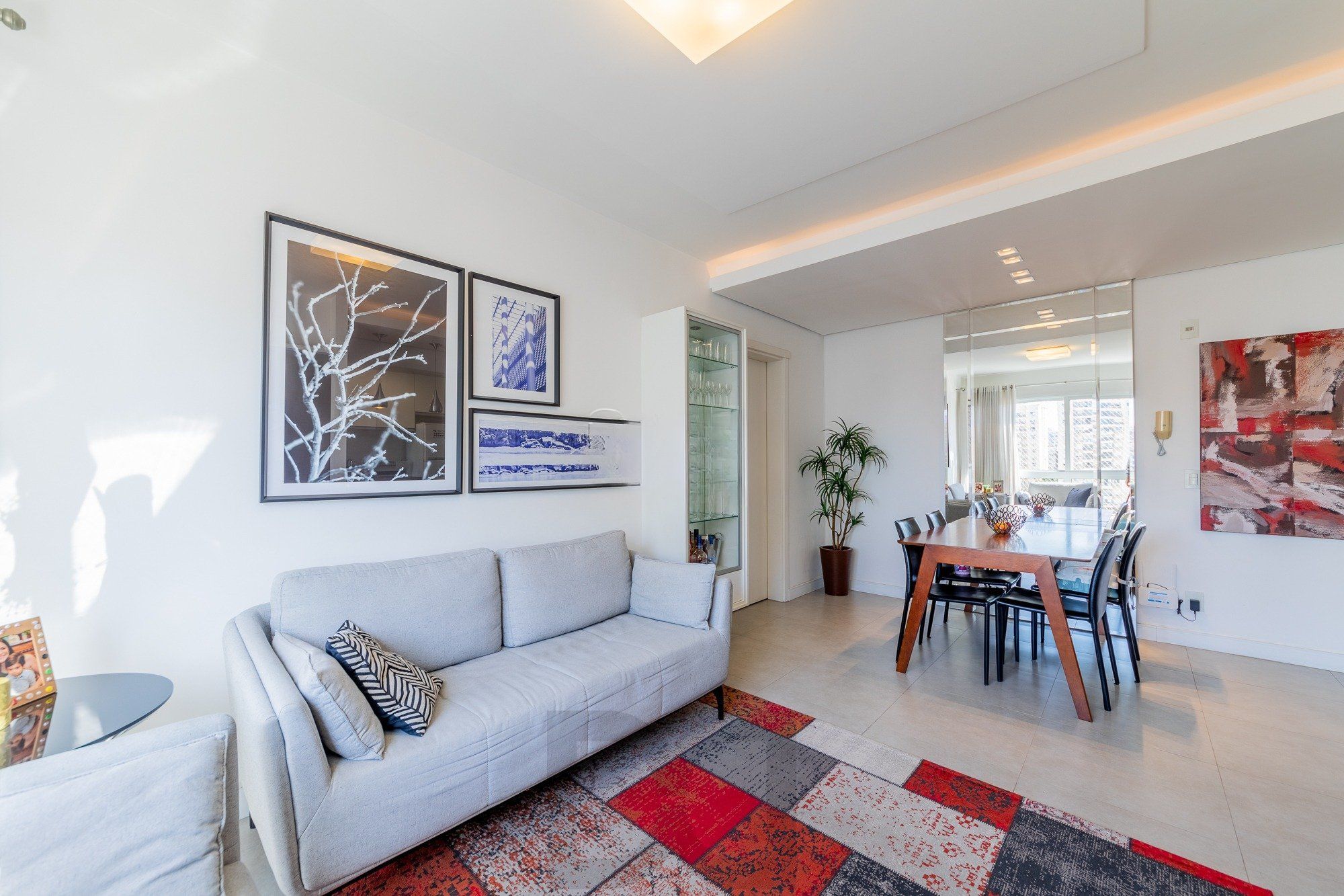 Apartamento com 3 quartos e 79m² à venda em Passo da Areia - Rua Bezerra De Menezes, Passo Da Areia, Porto Alegre — foto 1