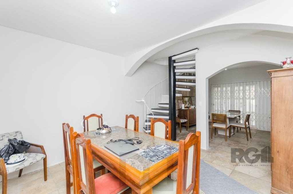 Casa de 4 dormitórios no bairro Três Figueiras — foto 7