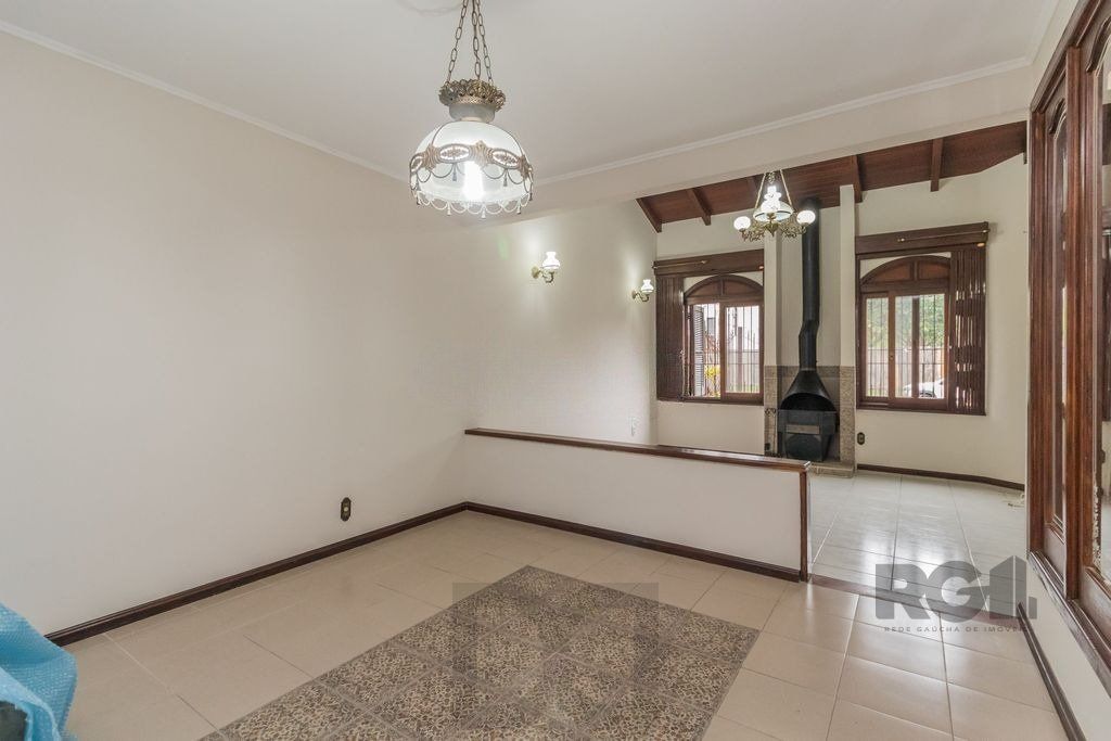 Casa com 287m², 5 dormitórios, piscina, 4 vagas no bairro Jardim Itu — foto 3