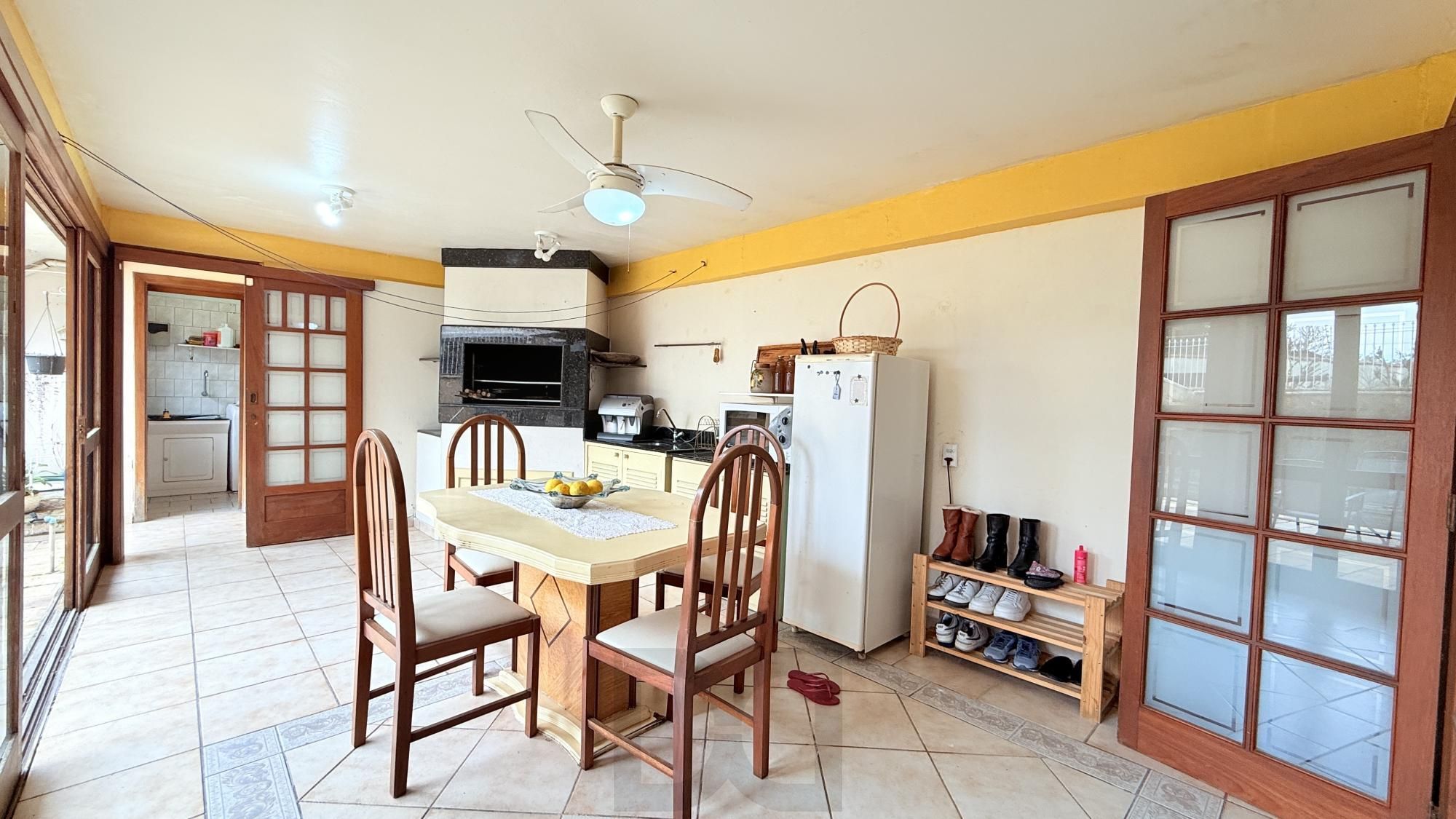 Casa para Venda - 260m², 4 dormitórios, sendo 1 suites, 4 vagas - Nonoai — foto 11