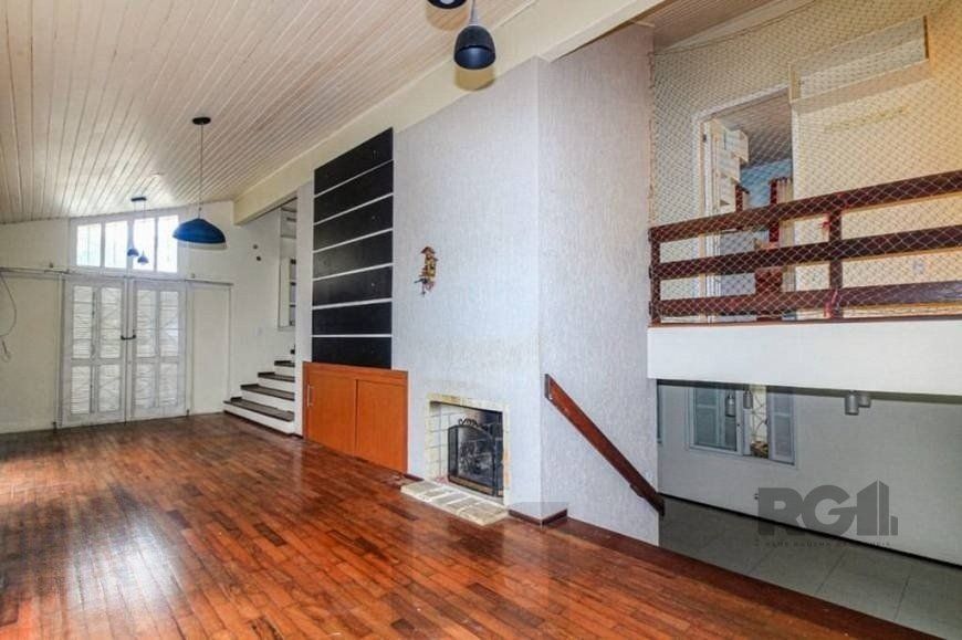 Excelente casa de 147m² com 3 dormitórios, 4 vagas e 1 piscina. — foto 2