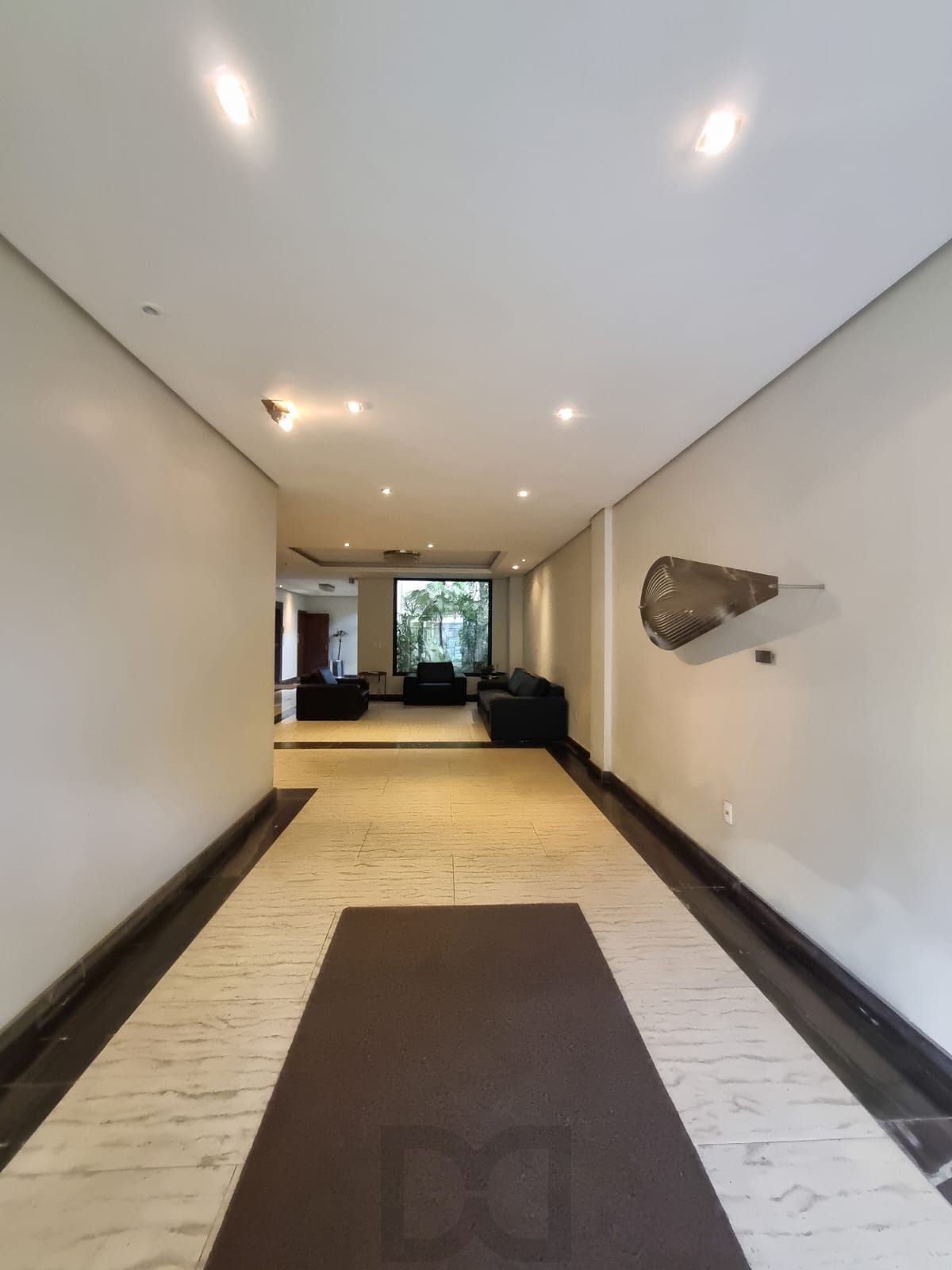 SALA COM VAGA A 200 M DO SHOPPING PRAIA DE BELAS — foto 5