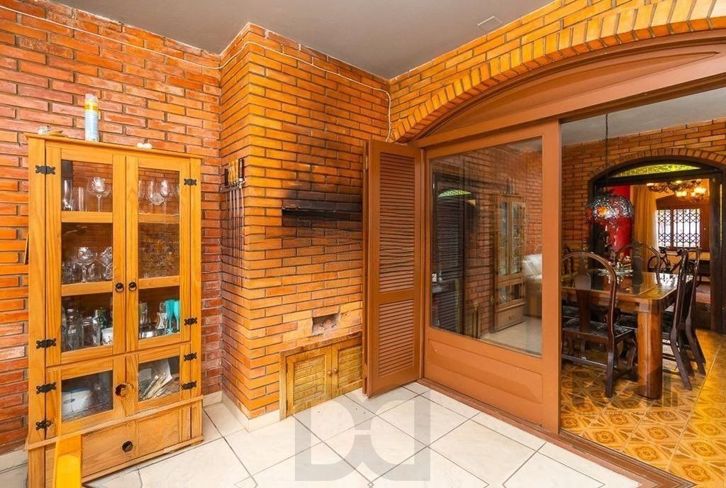 Casa de 245m² com 5 dormitórios no bairro Sarandi — foto 27