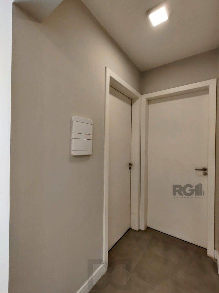 Apartamento semi mobiliado, 67m², 2 dormitórios, 1 vaga no bairro Petrópolis — foto 15