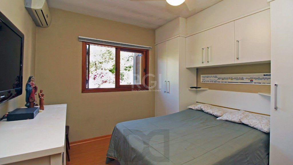 Sobrado 3 dormitórios, 1suíte, área gourmet com churrasqueira, piscina. — foto 24