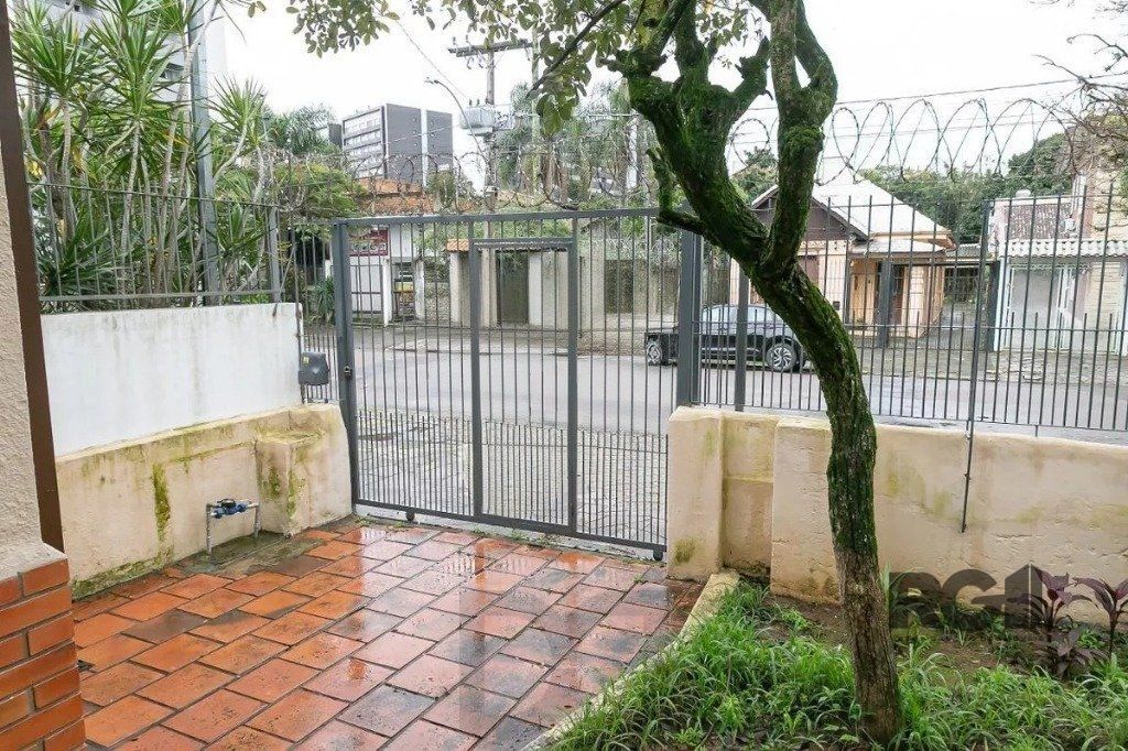 Casa para Venda - 150m², 3 dormitórios, 2 vagas - Teresópolis — foto 2