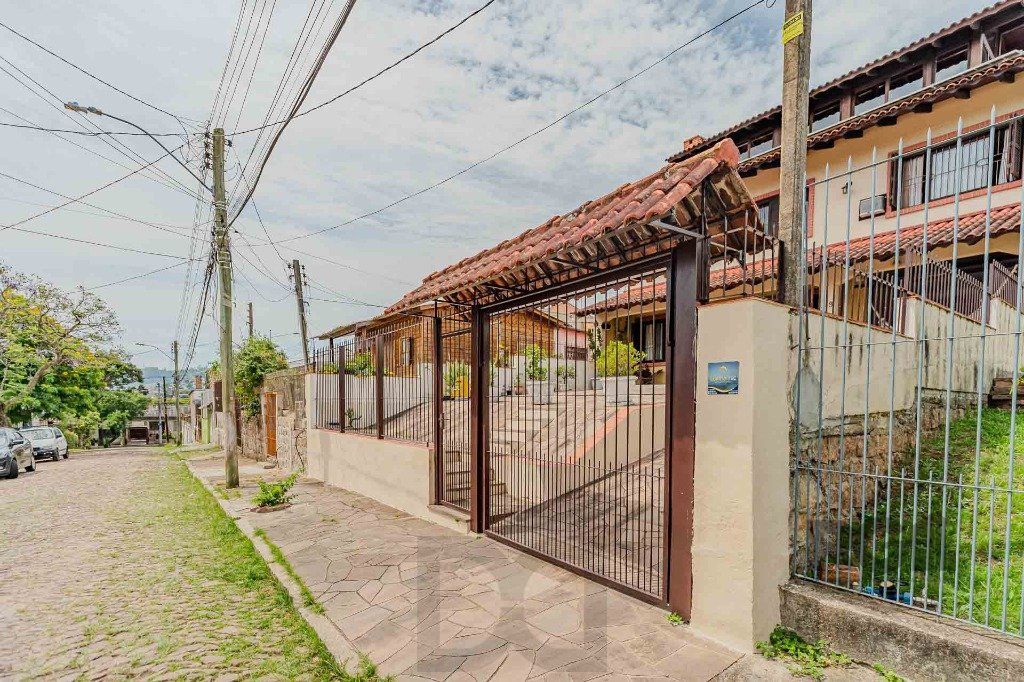 Casa com 234m², 3 dormitórios, 3 vagas no bairro Partenon — foto 43