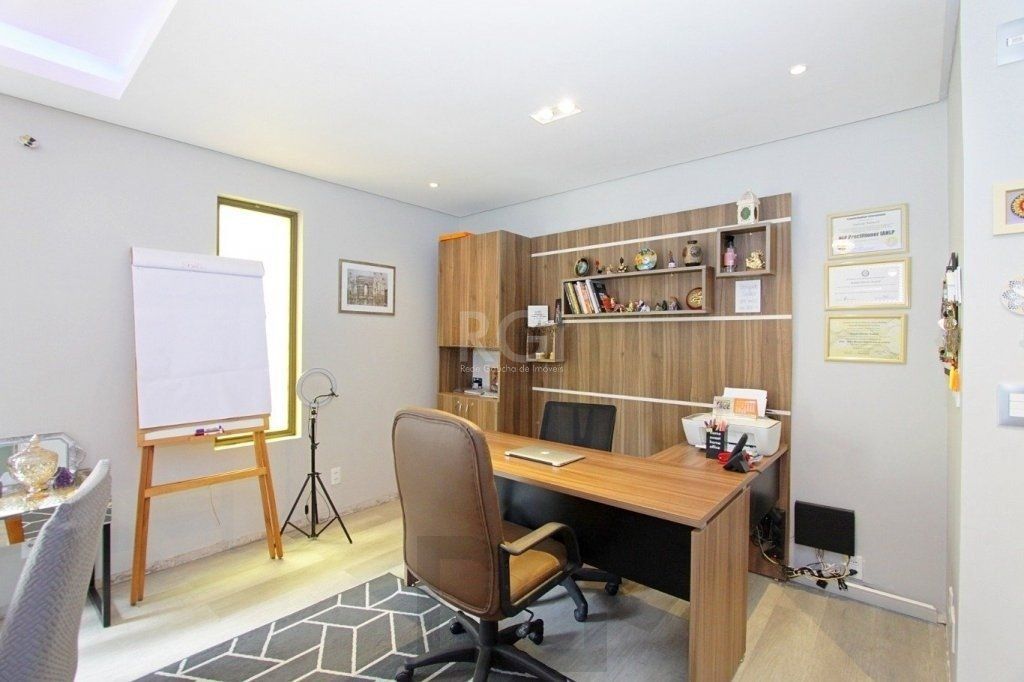 Apartamento 123m² - 3 dormitórios, 1 suíte e 1 vaga de garagem no bairro Petrópolis — foto 4