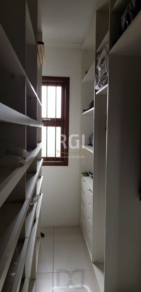 Casa para Venda - 300m², 4 dormitórios, sendo 2 suites, 4 vagas - Medianeira — foto 11