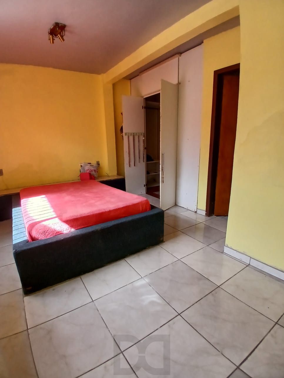 Ampla casa com patio no bairro Rubem Berta . — foto 16