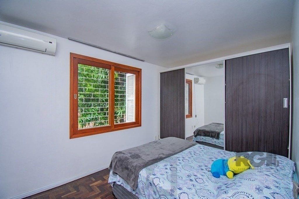 Excelente apartamento de 78m² com 3 dormitórios no bairro Petrópolis. — foto 6