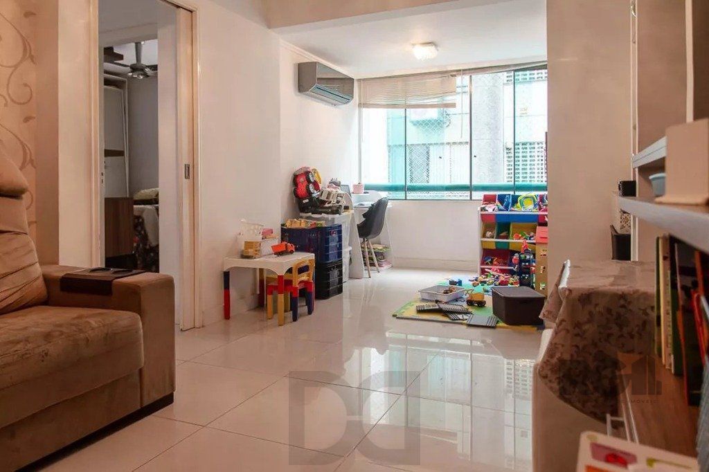 Apartamento 2 dormitórios  com 1 vaga no bairro Teresópolis em Porto Alegre — foto 2