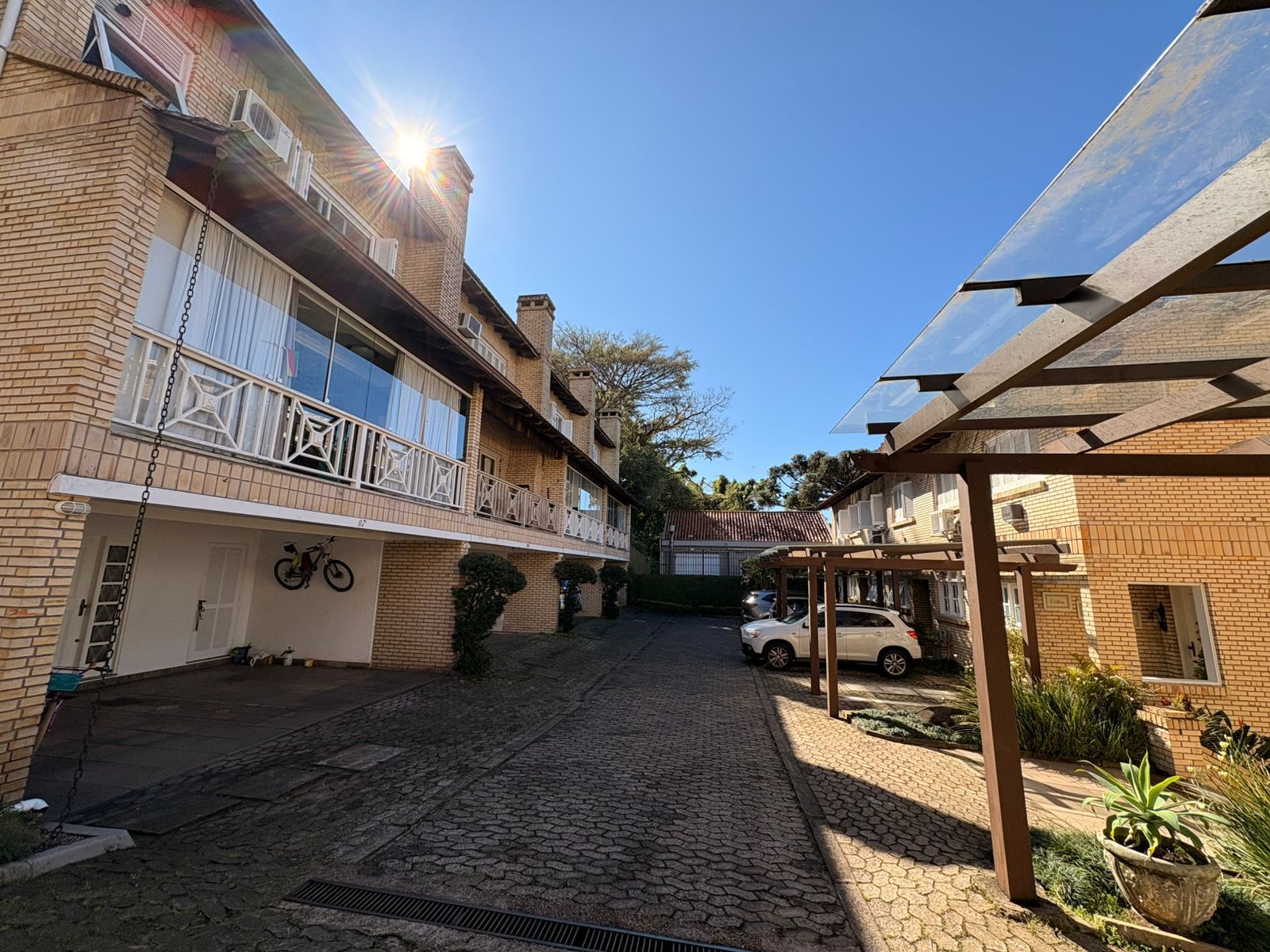 Fachada interna do condomínio