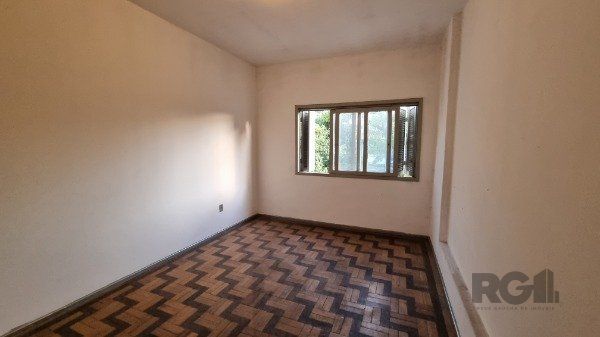 Casa /Sobrado com apartamento e loja, estacionamento, a venda no Bairro Jardim Itu. Lojão embaixo com dois banheiros e divisórias, — foto 8