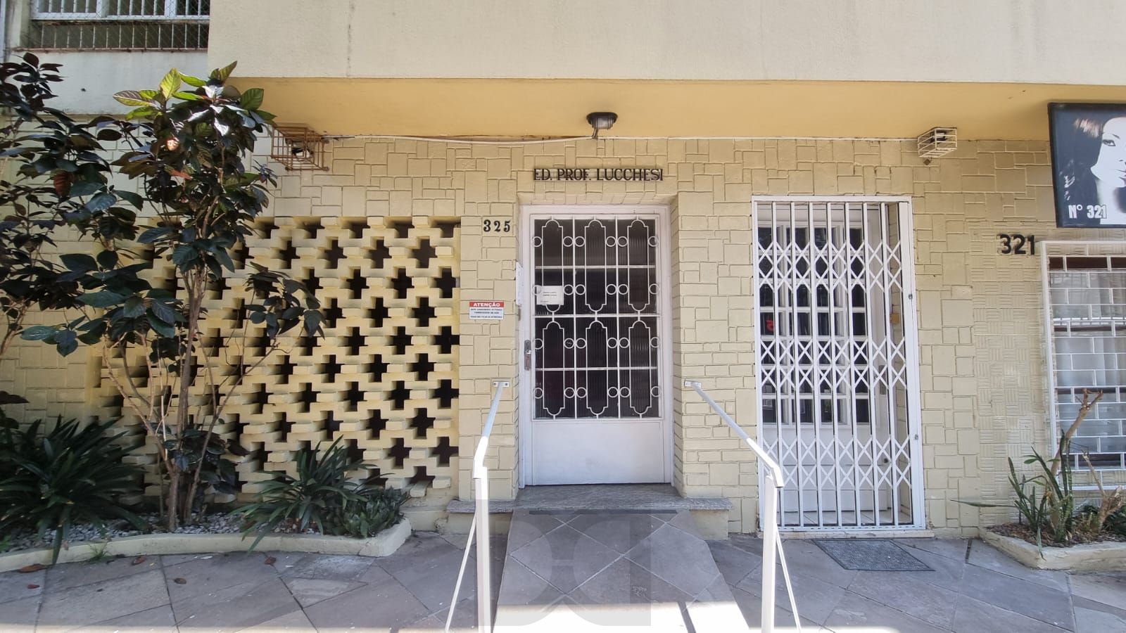 Porta do edifício