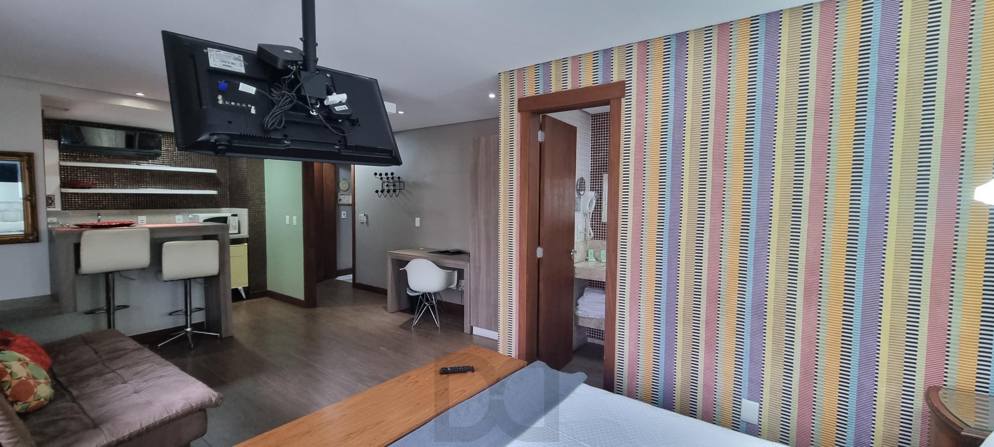 Sala, dormitório- banheiro