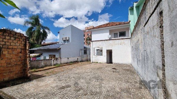 Casa /Sobrado com apartamento e loja, estacionamento, a venda no Bairro Jardim Itu. Lojão embaixo com dois banheiros e divisórias, — foto 31