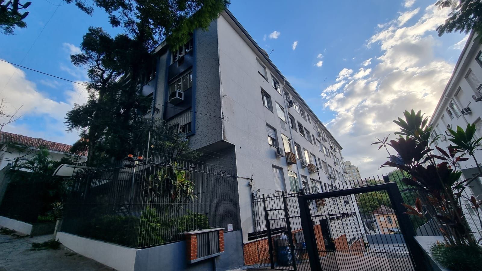 Fachada entrada da garagem