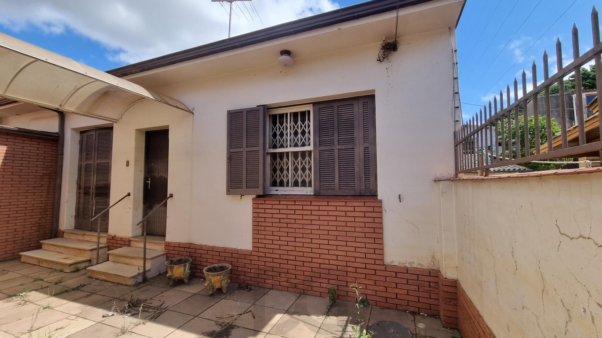 Casa nos fundos