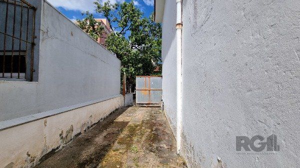 Casa /Sobrado com apartamento e loja, estacionamento, a venda no Bairro Jardim Itu. Lojão embaixo com dois banheiros e divisórias, — foto 22