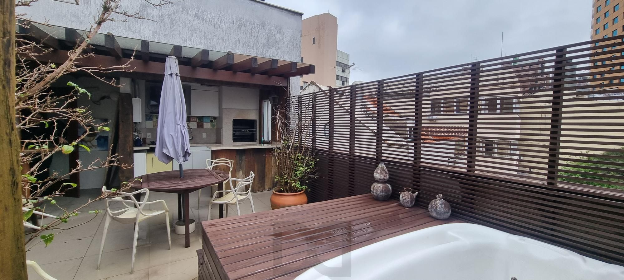 Terraço dom hydra e churrasqueira