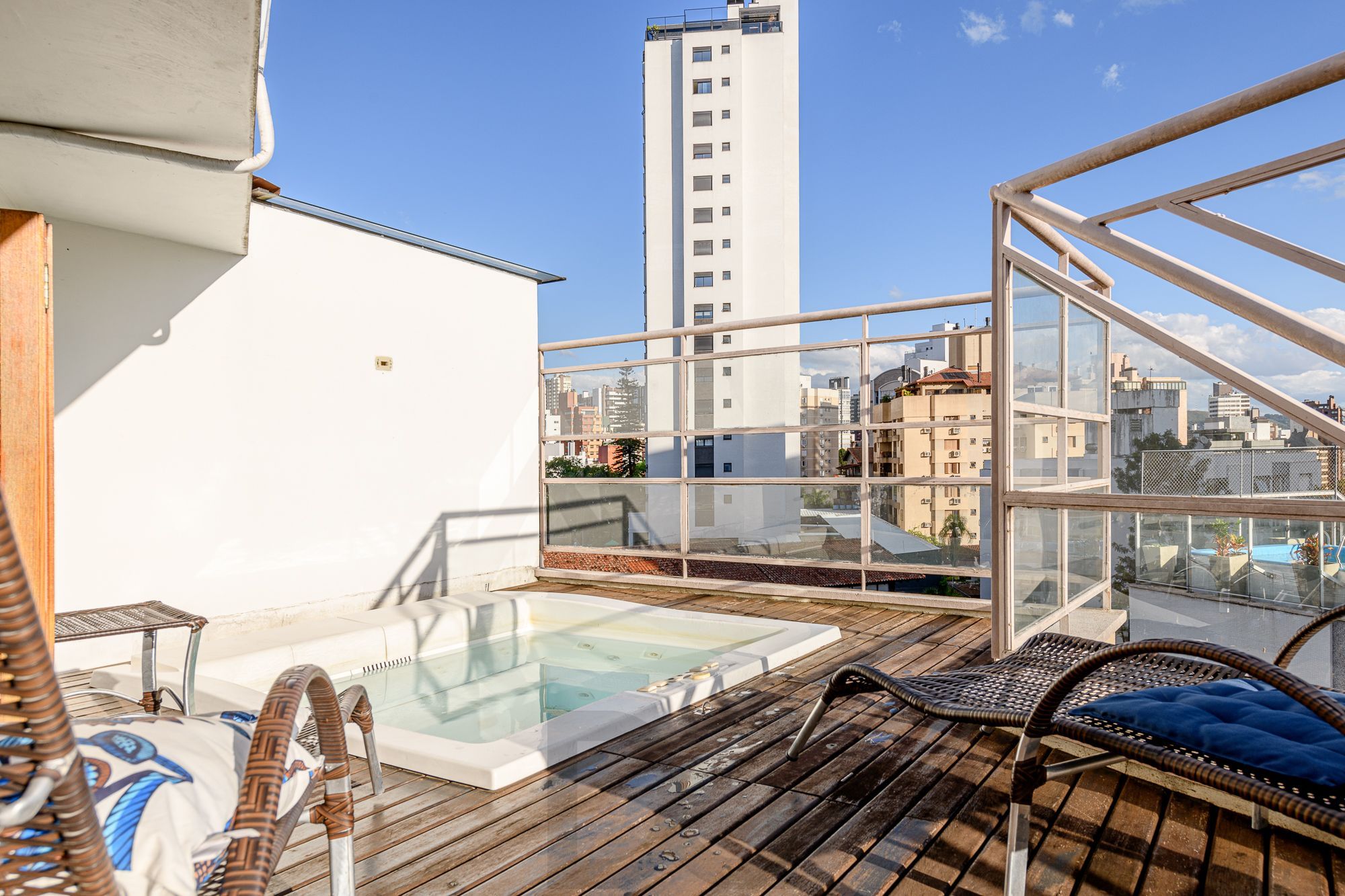 Deck e hydro na cobertura