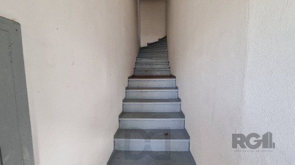 Casa /Sobrado com apartamento e loja, estacionamento, a venda no Bairro Jardim Itu. Lojão embaixo com dois banheiros e divisórias, — foto 21
