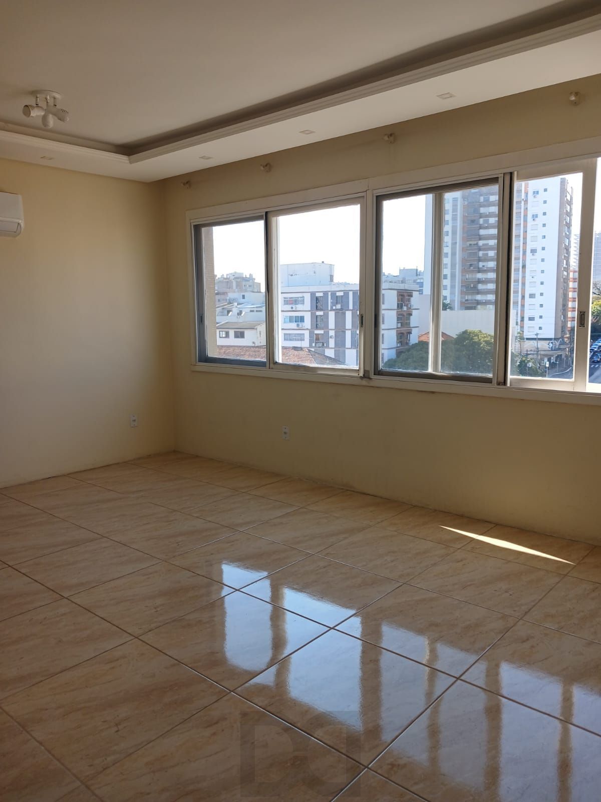 Apartamento três dormitórios ( uma suíte) panorâmico — foto 2
