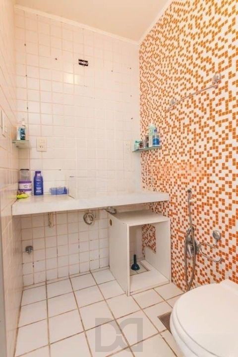 Excelente apartamento no Menino Deus com 3D + Dep. de Empregada e garagem!!!! Valor imperdível de R$ 495.000,00 — foto 10