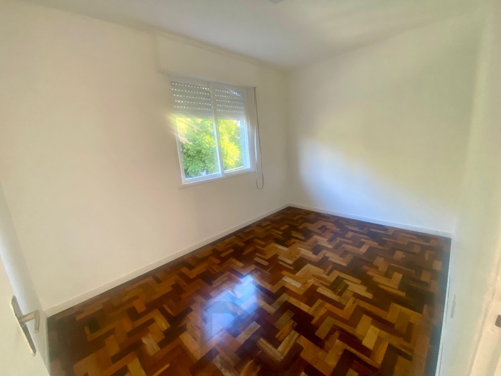 Apartamento 2 dormitórios reformado 50m2 bairro Menino Deus — foto 3