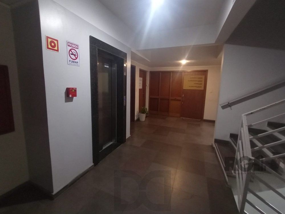 Excelente Sala (dividida em 2 ambientes) no coração do Menino Deus!!  Toda estrutura por apenas R$ 170.000,00!! — foto 3