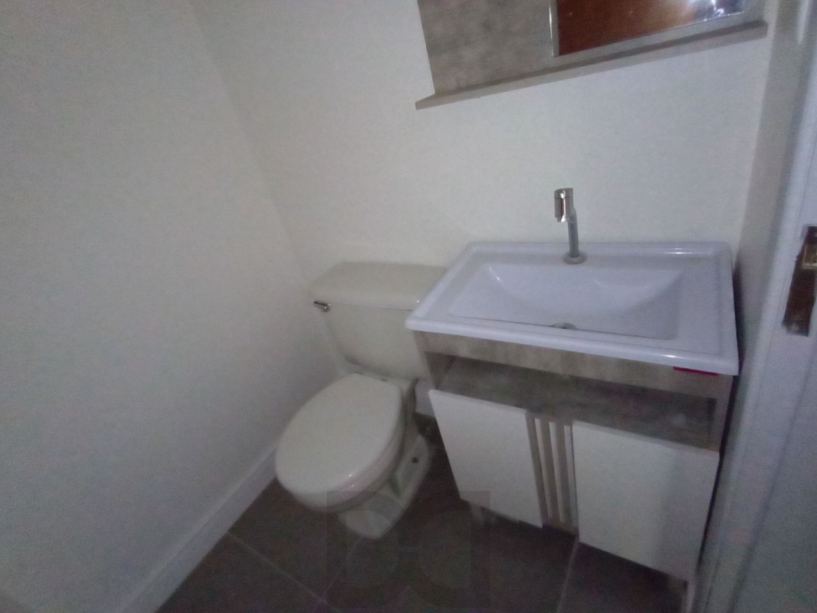 Excelente oportunidade!!! Sala Comercial no coração do Menino Deus!! Toda estrutura por apenas R$ 140.000,00!! — foto 10