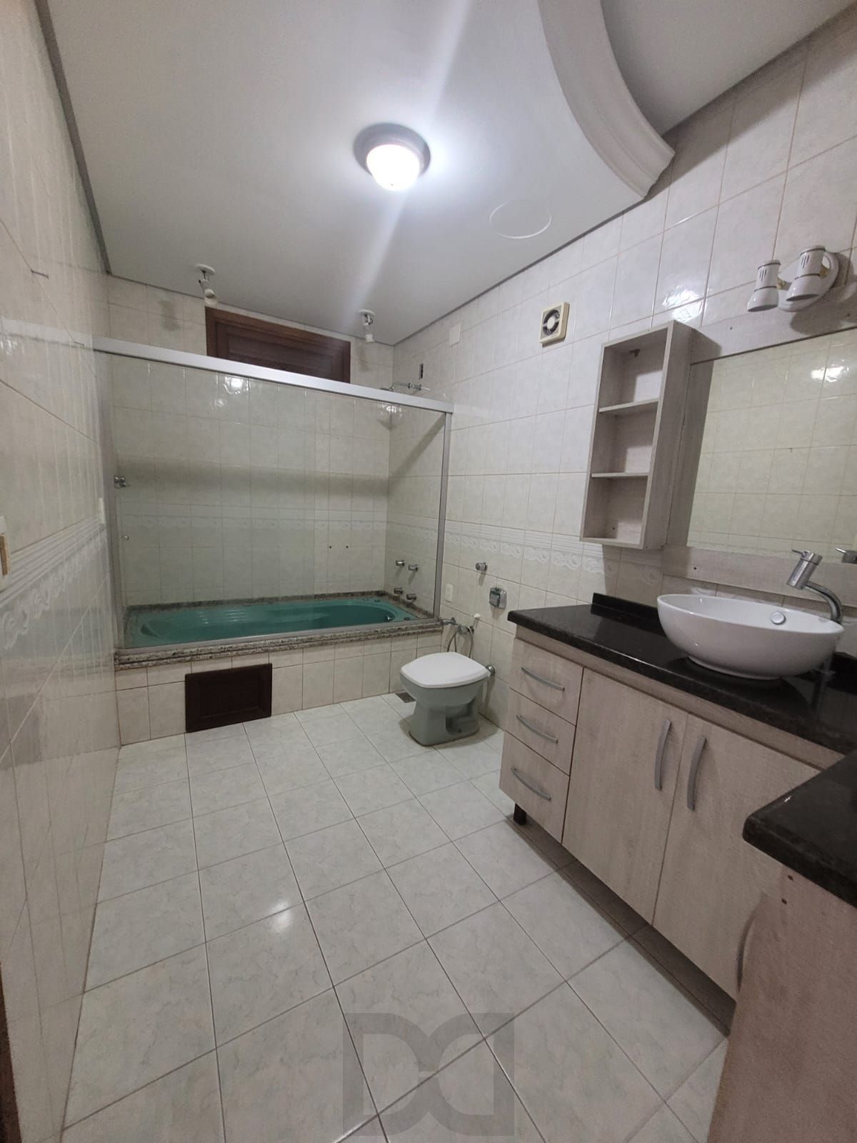 Casa no bairro Ipanema com 291 m² de área privativa e 8 garagens — foto 25