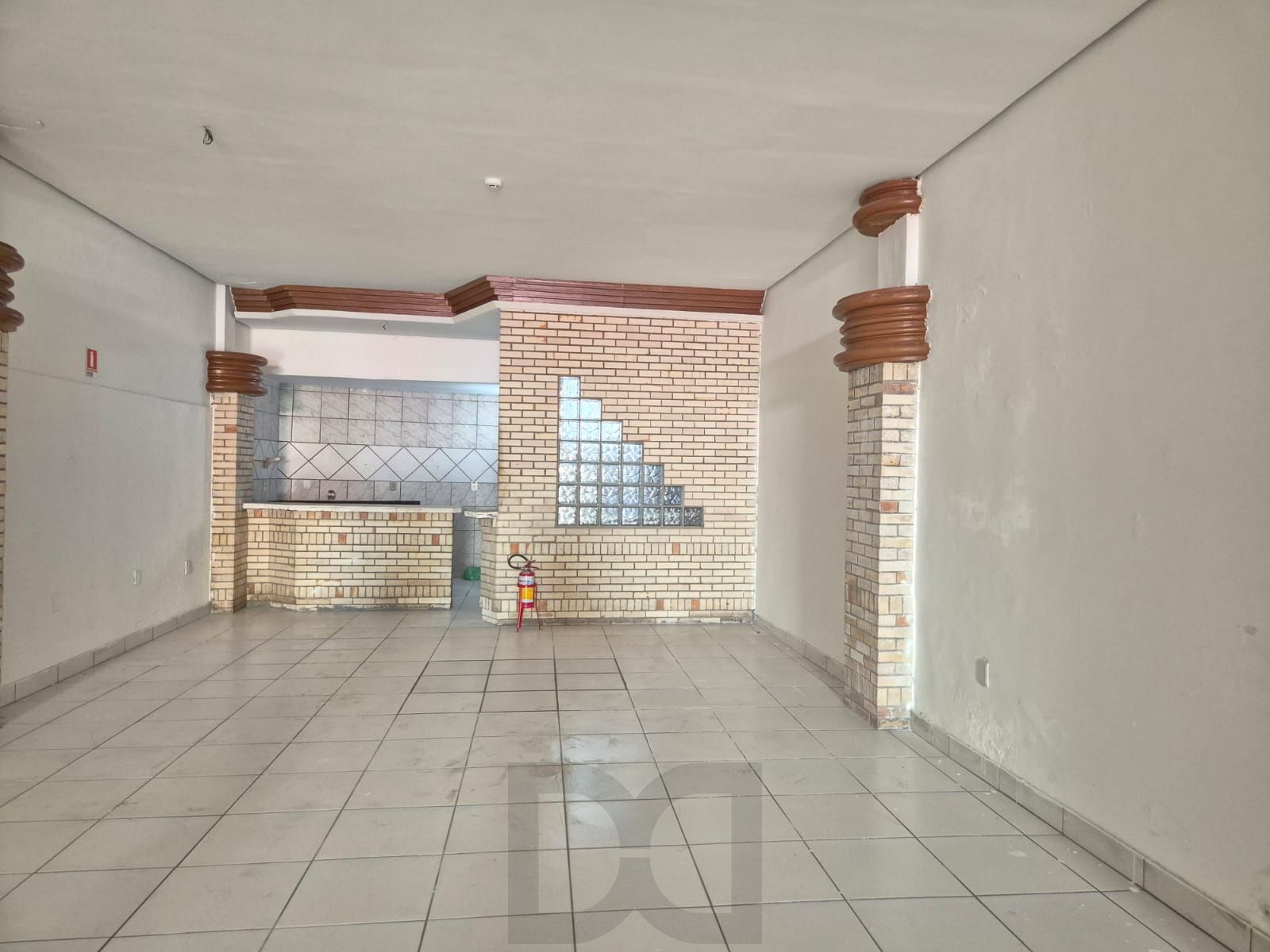 Prédio comercial com 3 andares — foto 21