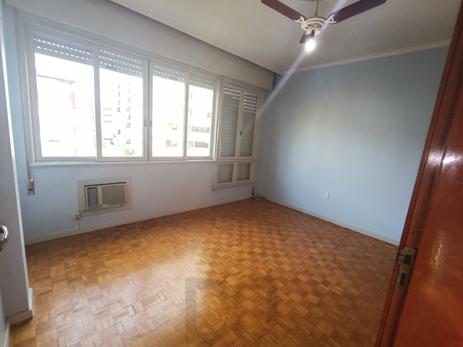 Apartamento 3 dormitórios - 132,00 m² - 1 vaga - MENINO DEUS — foto 7