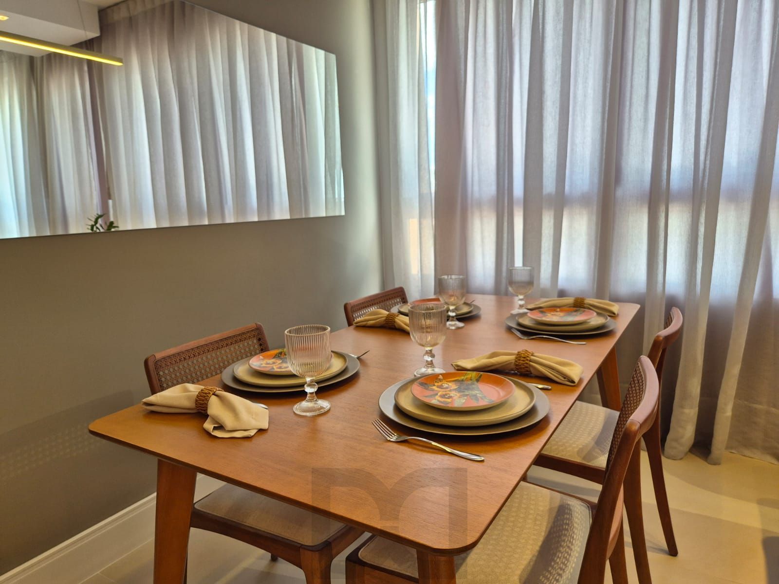 Apartamento 2 Dormitórios, Decorado e com Vaga de Garagem | Pronto para Morar! — foto 3