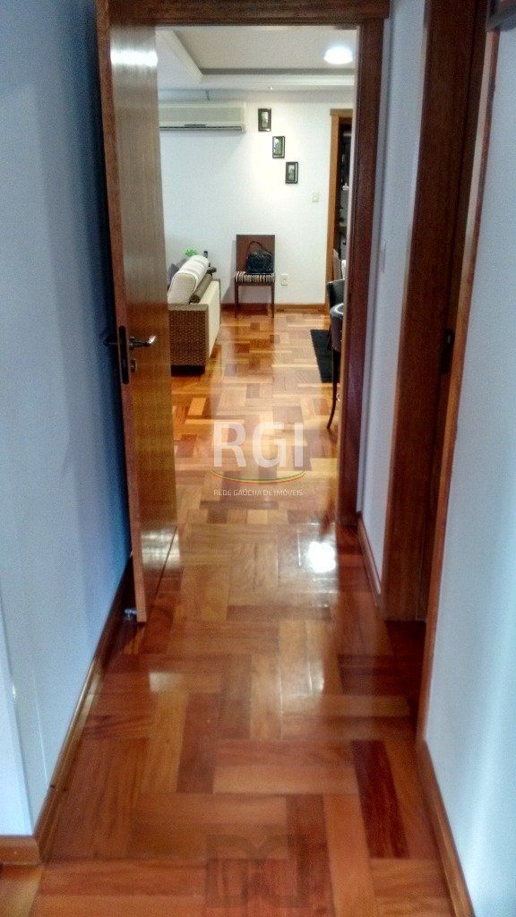 Apartamento para Venda - 238.12m², 3 dormitórios, sendo 1 suites, 3 vagas - Menino Deus — foto 4