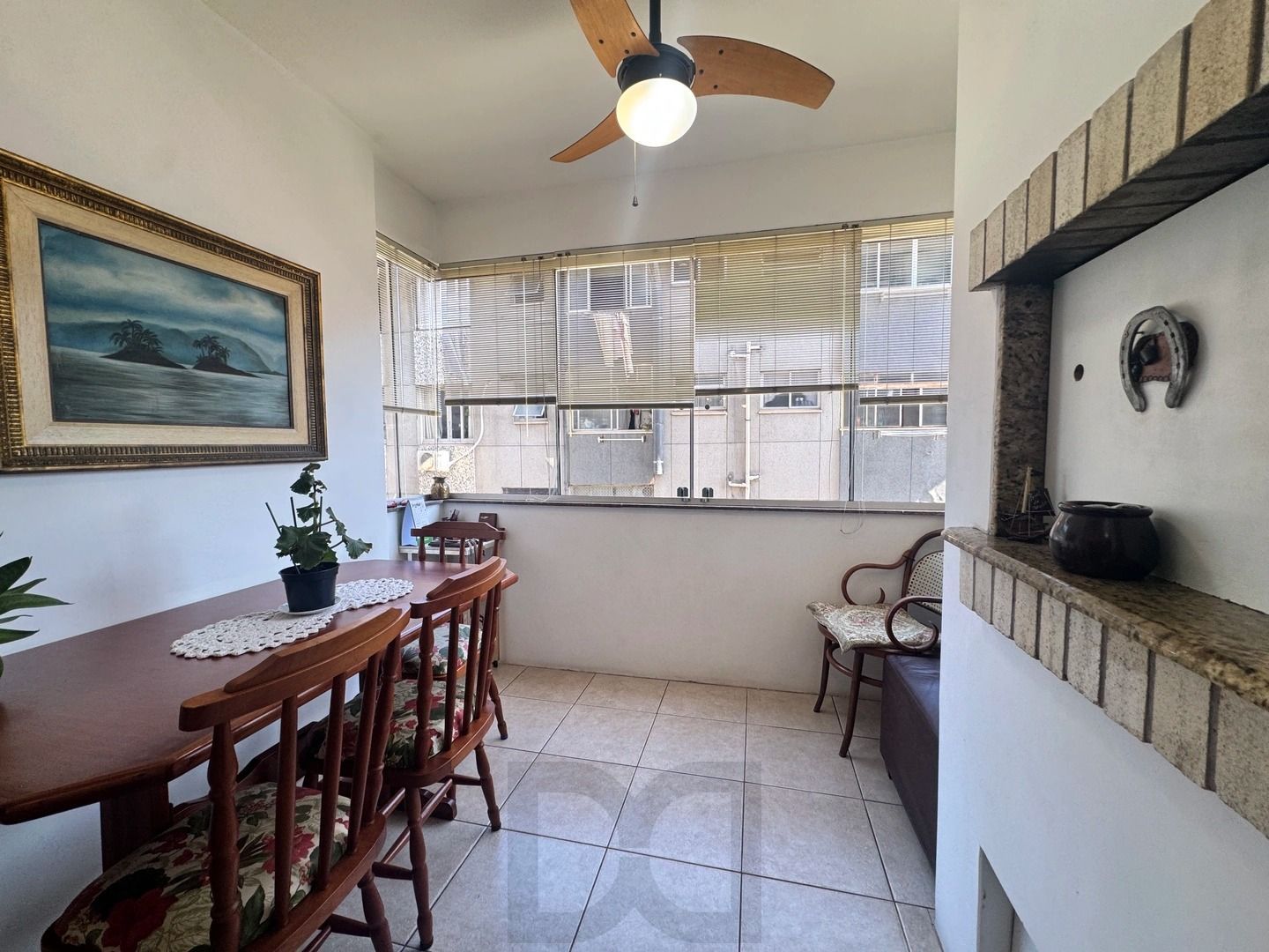 Apartamento dois dormitórios ( uma suíte) garagem/depósito Bairro Menino Deus — foto 10
